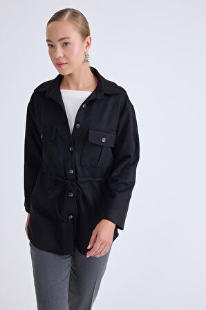 Beli Bağcıklı Kapak Cepli Düğmeli Ceket