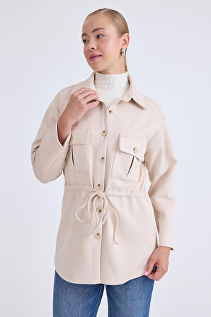 Beli Bağcıklı Kapak Cepli Düğmeli Ceket