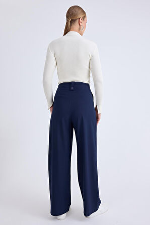 Düğme Detaylı Geniş Paça Pantolon