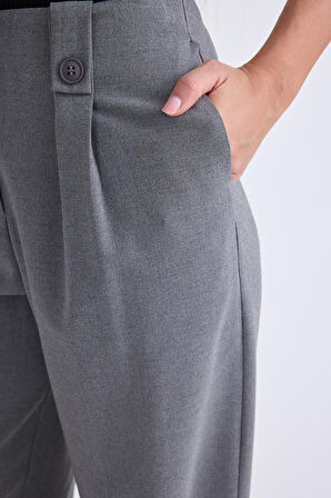 Düğme Detaylı Geniş Paça Pantolon