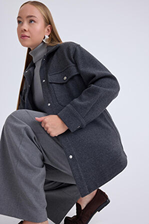 Düşük Omuz Cepli Kaşe Ceket