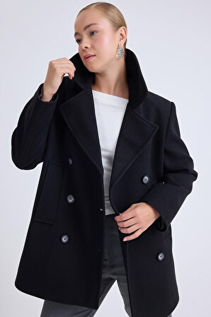 Düğmeli Büyük Cepli Kısa Kaşe Kaban