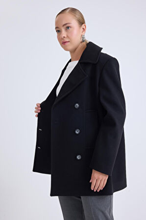 Düğmeli Büyük Cepli Kısa Kaşe Kaban