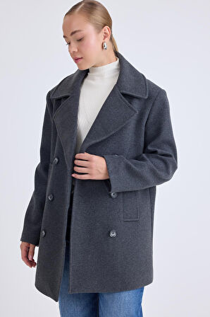 Düğmeli Büyük Cepli Kısa Kaşe Kaban