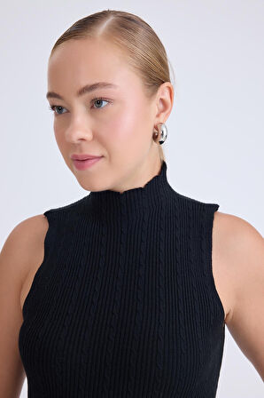 Dik Yaka Örgü Desen Sıfır Kol Triko Bluz