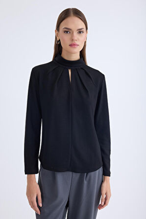 Önü Detaylı Uzun Kol Bluz