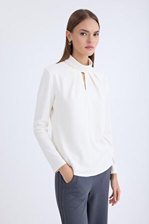 Önü Detaylı Uzun Kol Bluz