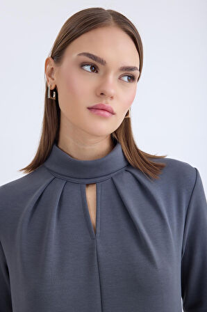 Önü Detaylı Uzun Kol Bluz