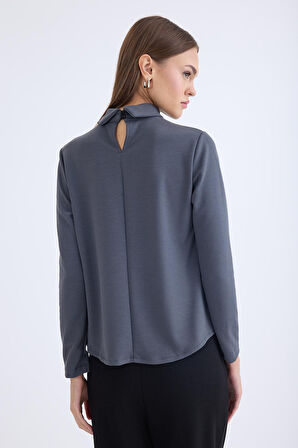 Önü Detaylı Uzun Kol Bluz