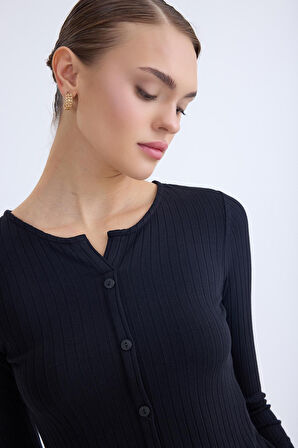 Önü Düğmeli Fitilli Uzun Kol Bluz