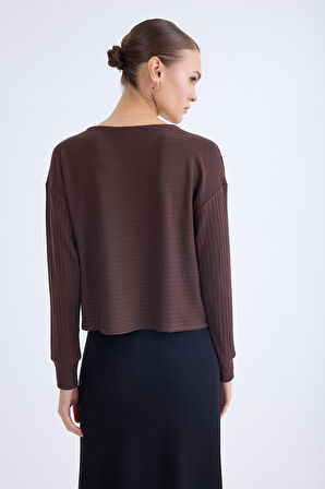 Omuzu Düğmeli Geniş Yaka Bluz