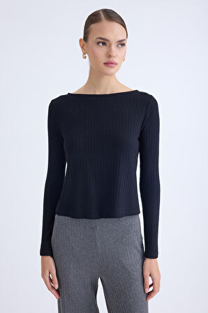 Kayık Yaka Uzun Kol Bluz