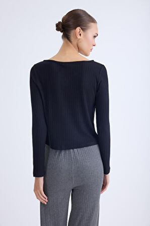 Kayık Yaka Uzun Kol Bluz