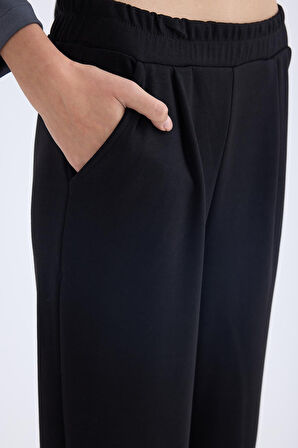Beli Lastikli Pileli Eşofman Pantolon