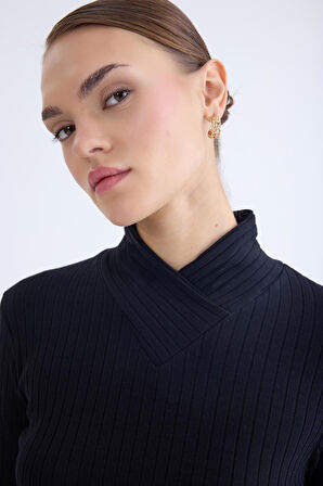 Fitilli Kumaş Önü Detaylı Uzun Kol Bluz