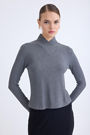 Fitilli Kumaş Önü Detaylı Uzun Kol Bluz