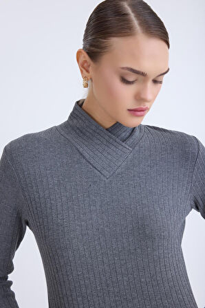 Fitilli Kumaş Önü Detaylı Uzun Kol Bluz