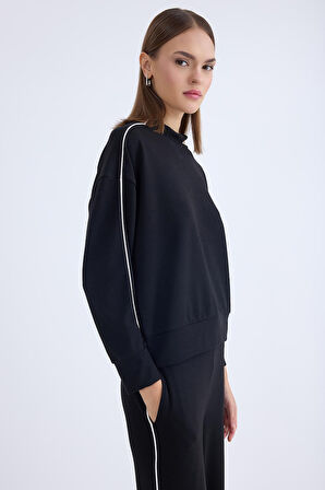 Dik Yaka Kenarı Şeritli Bluz