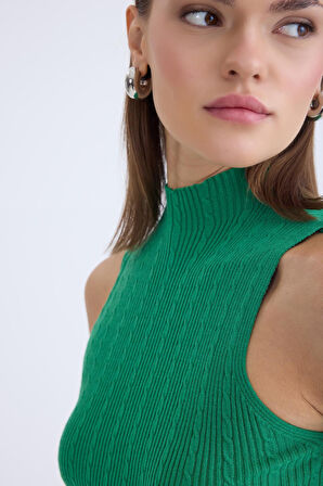 Dik Yaka Örgü Desen Sıfır Kol Triko Bluz