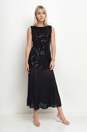 Eteği Tüllü Pullu Elbise