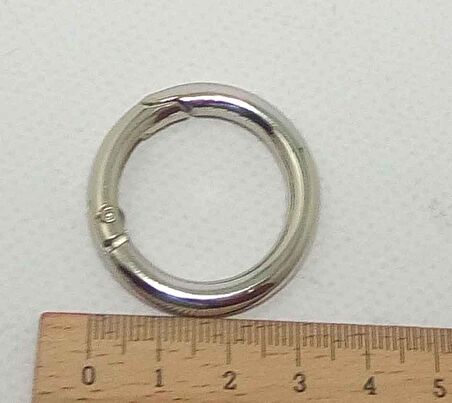 2.5 cm gümüş yaylı halka