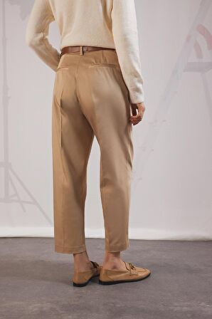 DeFacto Carrot Fit Kemerli Klasik Pantolon Yüksek Bel Dar Paça Piliseli Basic Düz Kısa Paça D4282AX24AUBG65