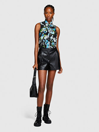 Suni Deri Önü Pileli Regular Fit Deri Şort Kadın Siyah Şort - 323A4X9WL900W