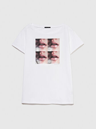 %100 Pamuk Fotoğraf Baskılı Geniş Yaka T-Shirt Kadın Beyaz T-Shirt - 324P3I1XL104T