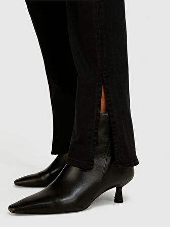 Streç Pamuklu Kemer Delikli Paçaları Yırtmaçlı Pantolon Kadın Siyah Pantolon - 324P4UNGLE037