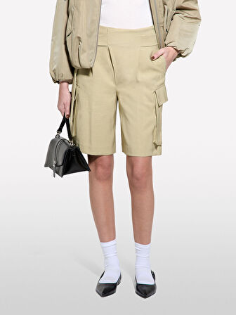 Viskoz Karışımlı Kemerli Comfort Fit Bermuda Şort Kadın Kum Rengi Şort - 325P4G48L901I