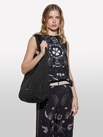 %100 Viskoz Desenli Pilise Motifli Kolsuz Bisiklet Yaka Üst Kadın Siyah Bluz - 325P5XINLQ09A