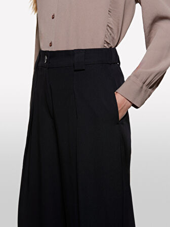 Viskoz Karışımlı Pileli Streç Palazzo Pantolon Kadın Siyah Pantolon - 325A4KVXLF07C