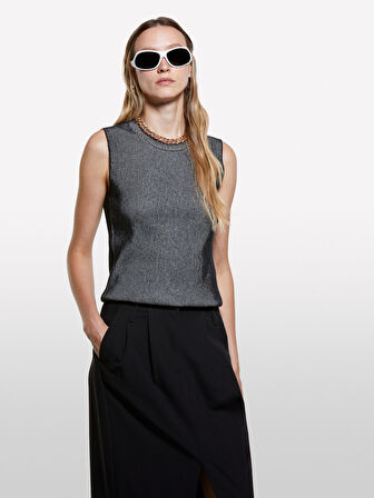 Pamuk ve İpek Karışımlı Bisiklet Yaka Kolsuz Örme Üst Kadın Siyah Kazak - 325A12D6MH00L