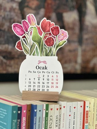 2026 Ahşap Ayaklı Çiçekli Mini Özel Tasarım, Masaüstü Takvim, Lale Çiçek Buketi - Yeni Yıl 2026