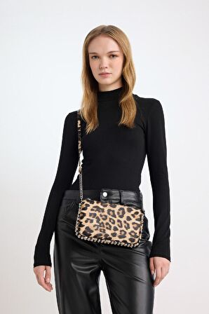 Kadın Zımba Detaylı Suni Deri Çapraz Çanta