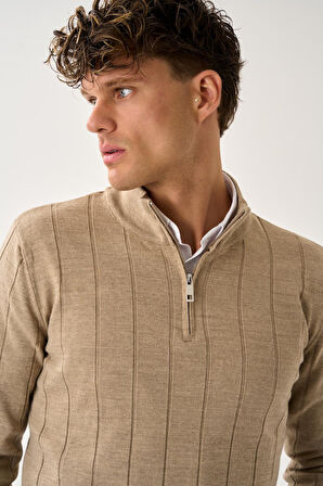 Dikey Dokuma Desenli Fermuarlı Triko Kazak