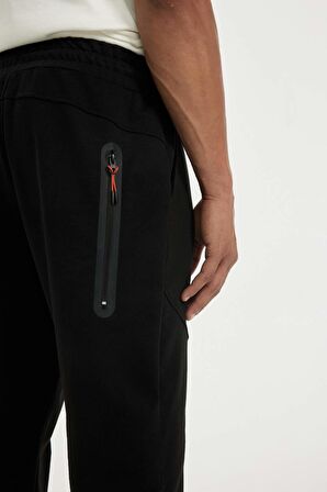 DeFactoFit Jogger Eşofman Altı Standart Fit Çift Cepli Standart Paça B5141AX24SPBK81
