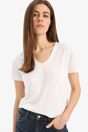 DeFacto x Afra Regular Fit V Yaka Basic Düz Kısa Kollu Tişört W9204AZ25SPER105