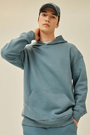 DeFacto Comfort Regular Fit Rahat Kalıp Kapüşonlu Kanguru Cepli Basic Düz Sweatshirt B4446AX24SPIN260