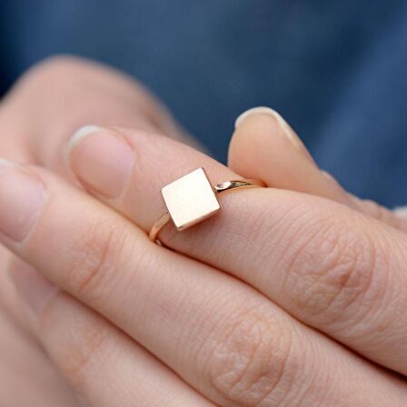 14 Ayar Altın Sade Geometrik Yüzük