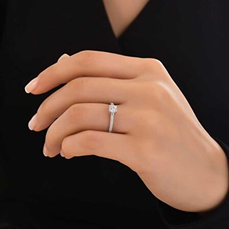 0.71ct Pençe Tırnak Tektaş Yüzük