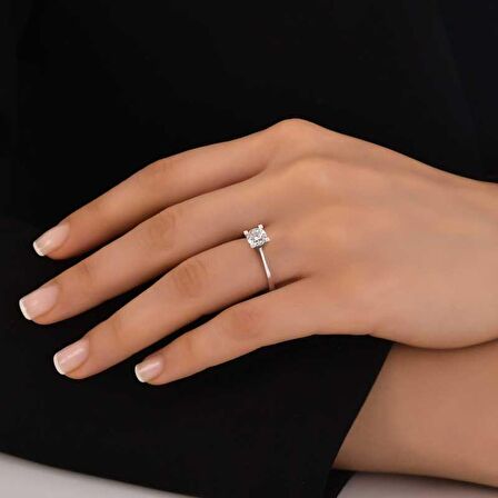0,52Ct Pırlanta Tektaş Yüzük - 18K