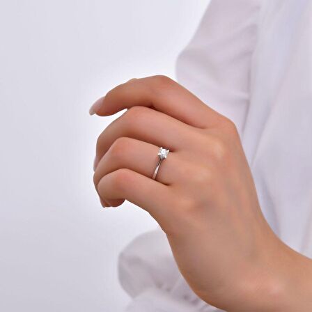 0,16Ct Pırlanta Tektaş Yüzük - 18K