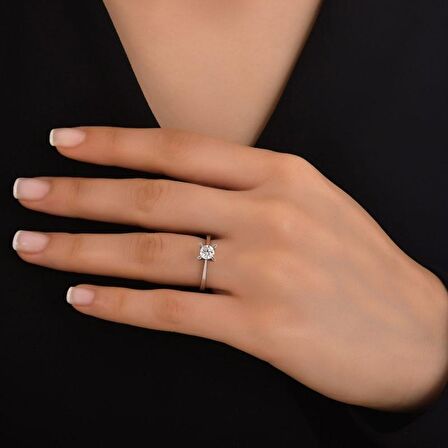 0.70ct Pırlanta Tektaş Yüzük - 18K