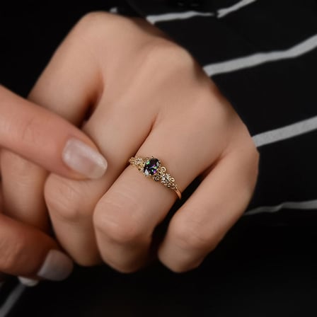 14k Altın Renkli Taşlı Minimal Motif Yüzük