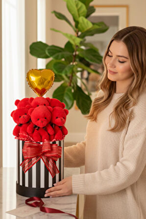 Premium Silindir Hediye Kutusunda, Kalpli Balonlu 6’lı Kırmızı Ayıcık Buketi