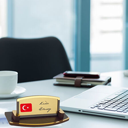 Kişiye Özel Türk Bayraklı Masa İsimliği – Ahşap Şık Tasarım