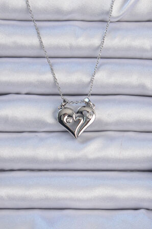 Zarif Kadın için Silver Çelik Zincir Zirkonlu Mıknatıslı Kalp Kolye