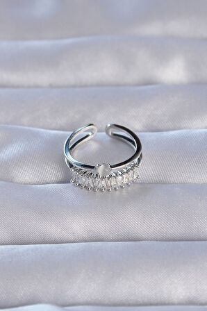 Zarif Kadın için Silver Pirinç Zirkonlu Baget Su Yolu Ayarlı Yüzük