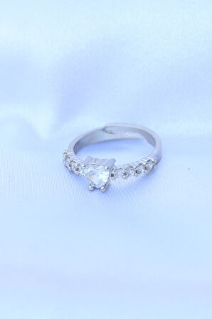 Zarif Kadın için Silver Pirinç Ayarlı Zirkonlu Minik Kalp Yüzük